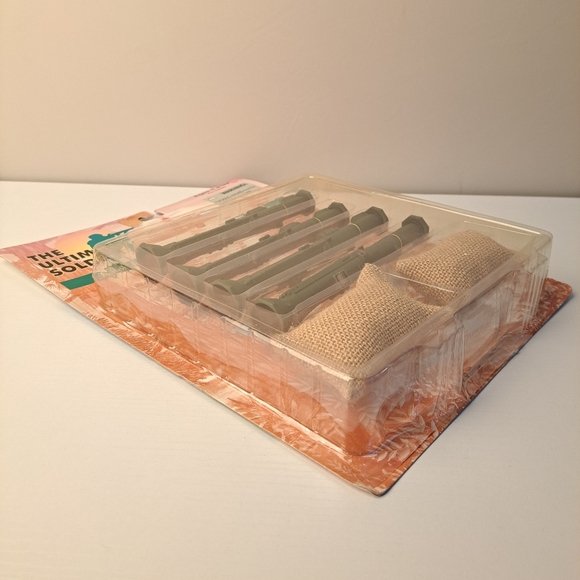 The Ultimate Soldier U.S. AT4 Anti-Tank Weapon Set by 21st Century Toys - Picture 5 of 7